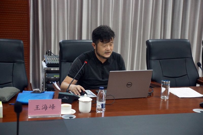 王海峰教授作题为《东北秧歌的创作与实践》的专题理论讲座